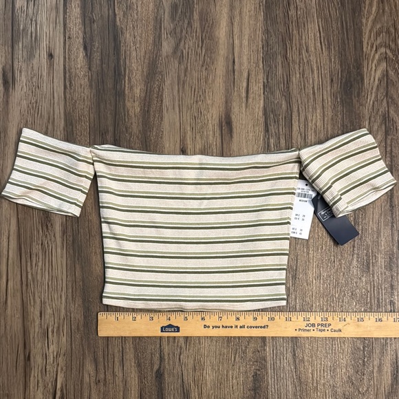 Abercrombie & Fitch Cream and Olive Fitted Crop Top - Picture 2 of 5
